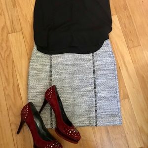 Black/ White Banana Republic Tweed skirt size 4